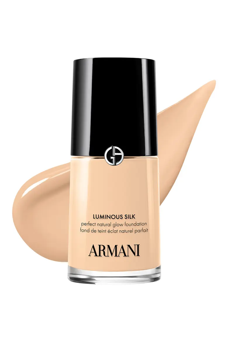 ARMANI Luminous Silk Natural Glow Blurring Foundation with 24-Hour Wear