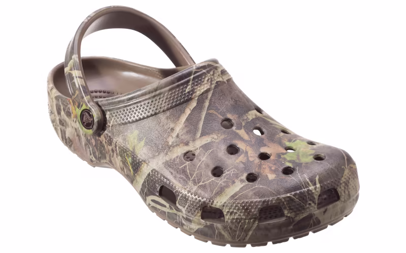 Crocs Classic TrueTimber Clogs for Men - TrueTimber Kanati/Walnut - 8M