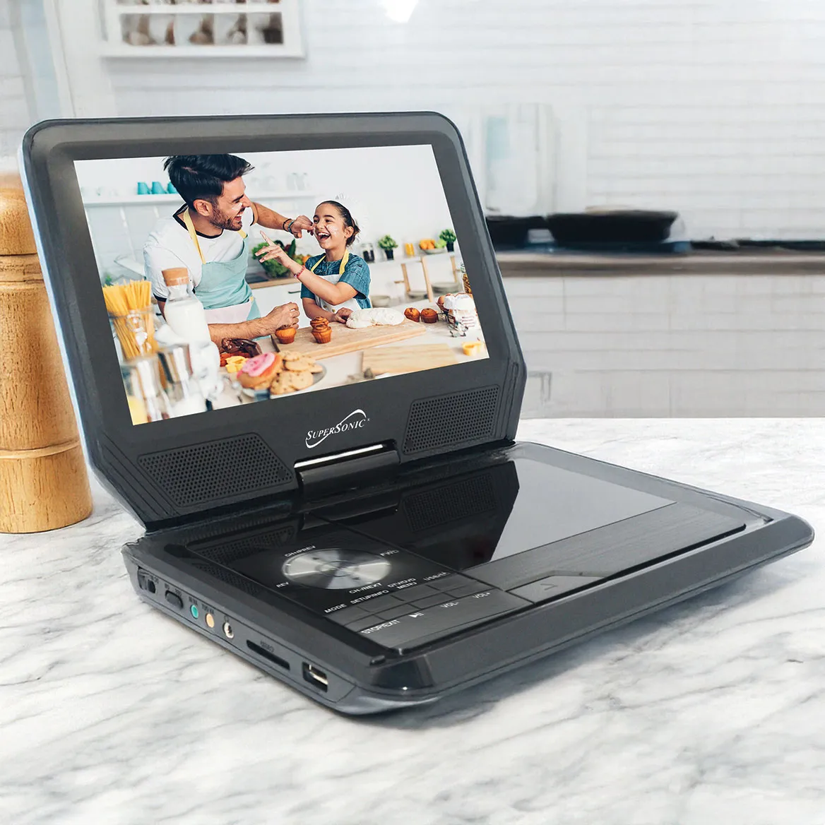 9" Portable TV/DVD Player