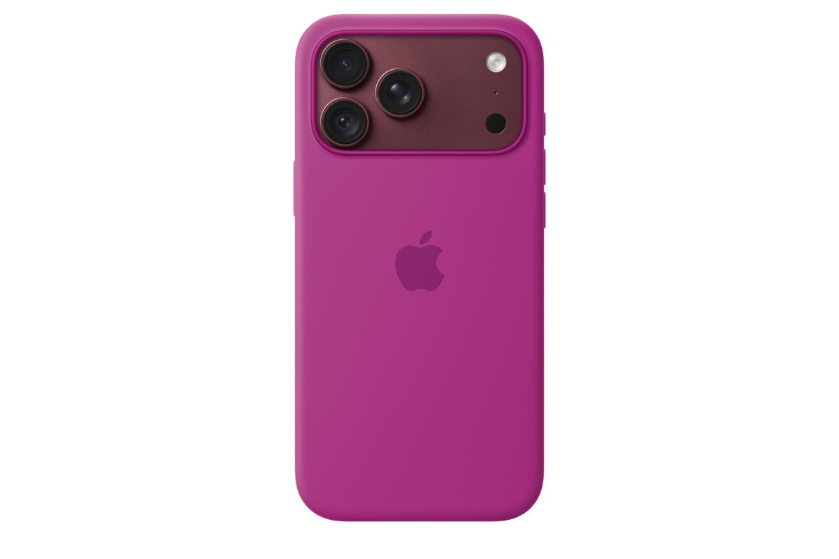 iPhone 18 Pro Max Silicone Case with MagSafe – Magenta